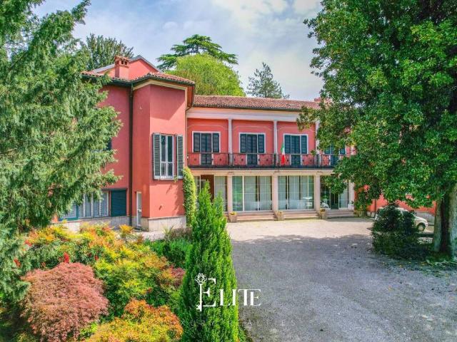 Villa Indipendente in vendita a Bogno, Besozzo