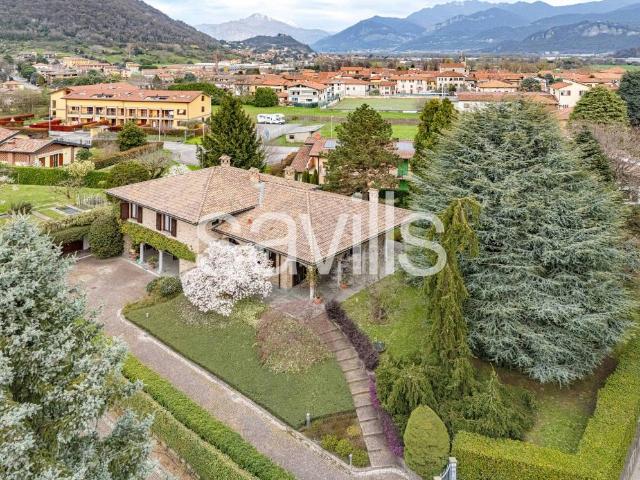 Villa Indipendente in vendita a Vaccarezza Vecchia, Brivio