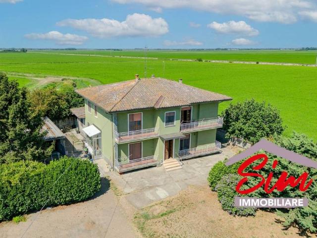 Villa Indipendente in vendita a Biandrate, Novara
