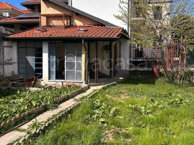 Villa Indipendente in vendita a Biassono, Lombardia