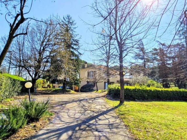 Villa Indipendente in vendita a Monte Donato, Bologna
