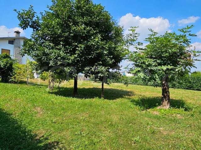 Villa Indipendente in vendita a Bonate Sotto, Lombardia