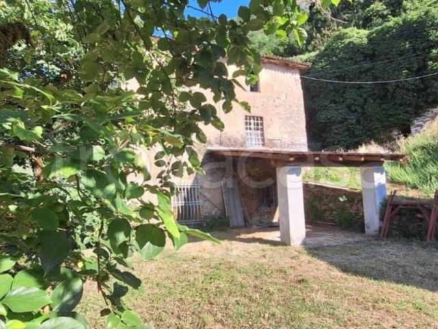 Villa Indipendente in vendita a Unione dei comuni Media Valle del Serchio, Borgo A Mozzano