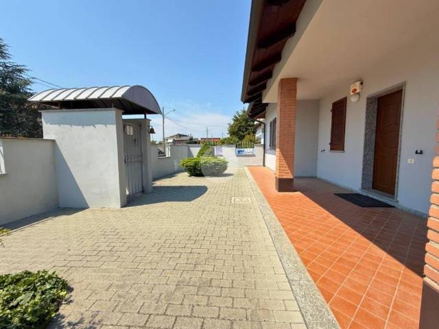 Villa Indipendente in vendita a Piemonte, Vercelli