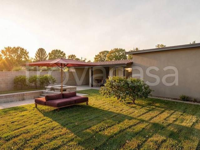 Villa Indipendente in vendita a Borgolavezzaro, Novara