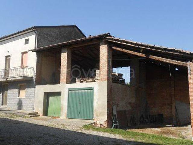 Villa Indipendente in vendita a Borgonovo Val Tidone, Reggio Emilia