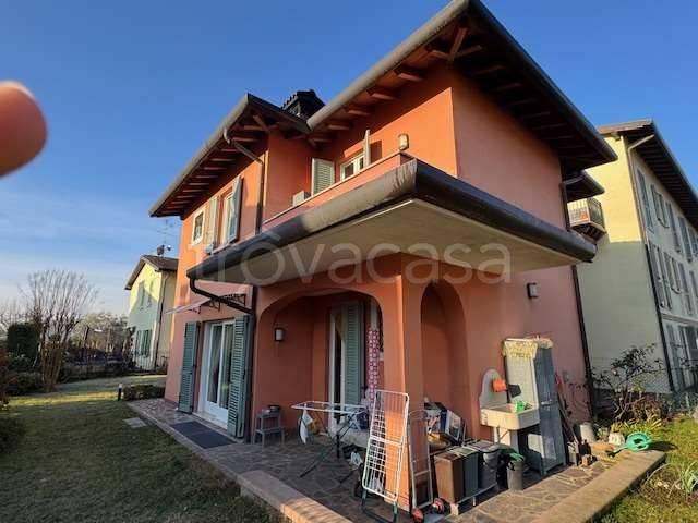 Villa Indipendente in vendita a Botticino, Lombardia