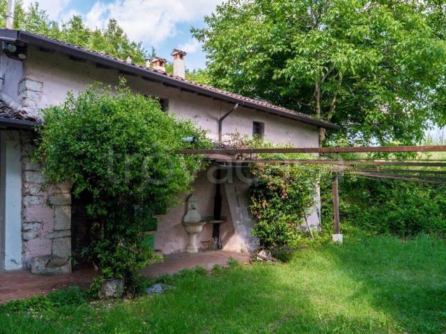 Villa Indipendente in vendita a Botticino, Lombardia