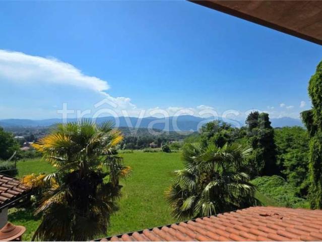 Villa Indipendente in vendita a Brebbia, Lombardia