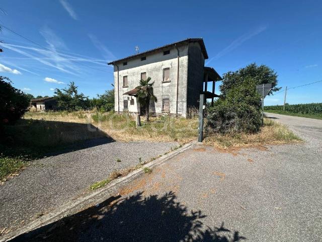 Villa Indipendente in vendita a Montichiari, Lombardia