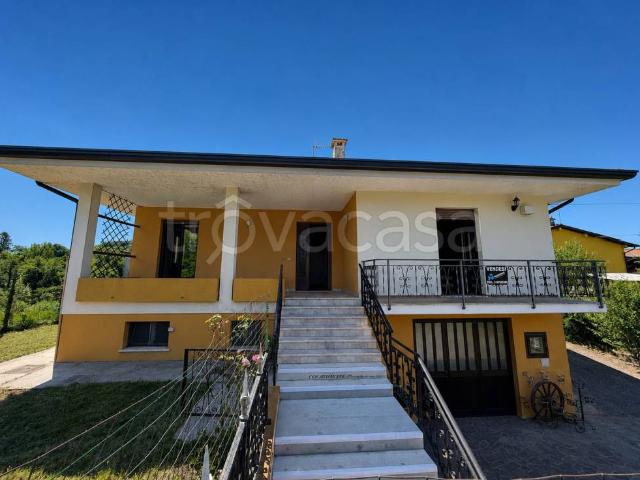 Villa Indipendente in vendita a Buja, Friuli-Venezia Giulia