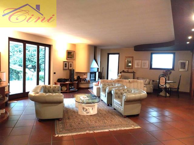 Villa Indipendente in vendita a Bulciago, Lombardia