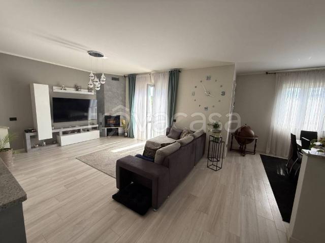Villa Indipendente in vendita a Bulgarograsso, Como