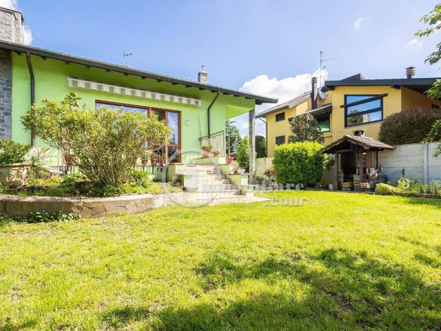 Villa Indipendente in vendita a Busto Arsizio, Lombardia
