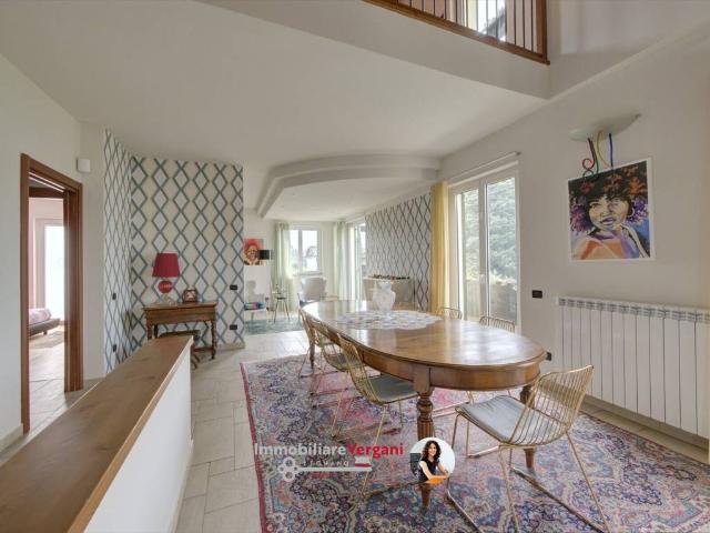 Villa Indipendente in vendita a Busto Arsizio, Lombardia