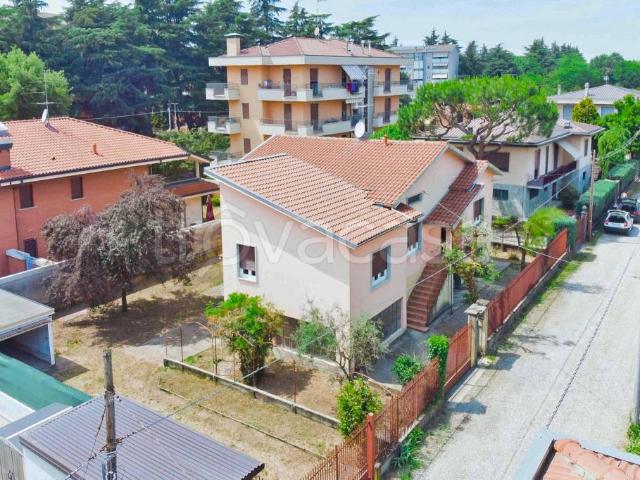 Villa Indipendente in vendita a Busto Arsizio, Lombardia
