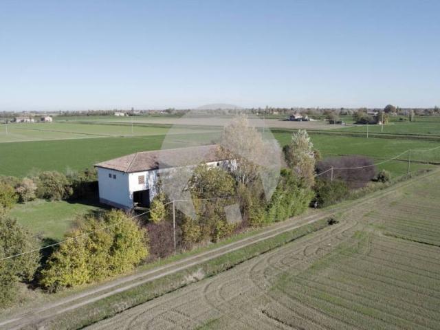 Villa Indipendente in vendita a Terra di Mezzo, Re