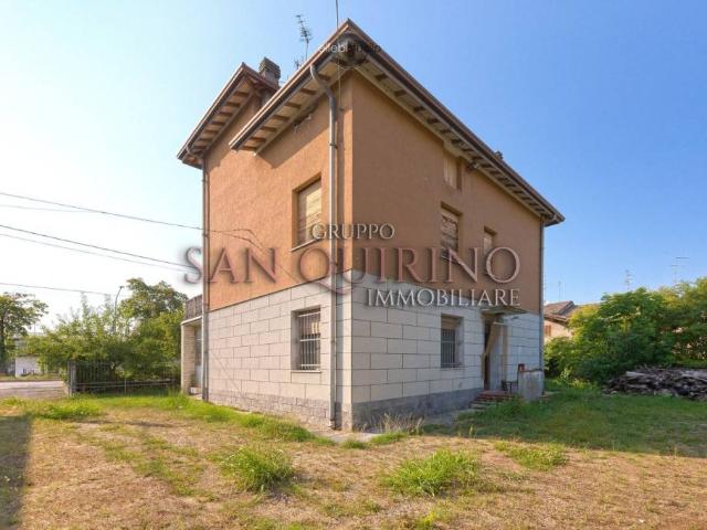 Villa Indipendente in vendita a Terra di Mezzo, Re