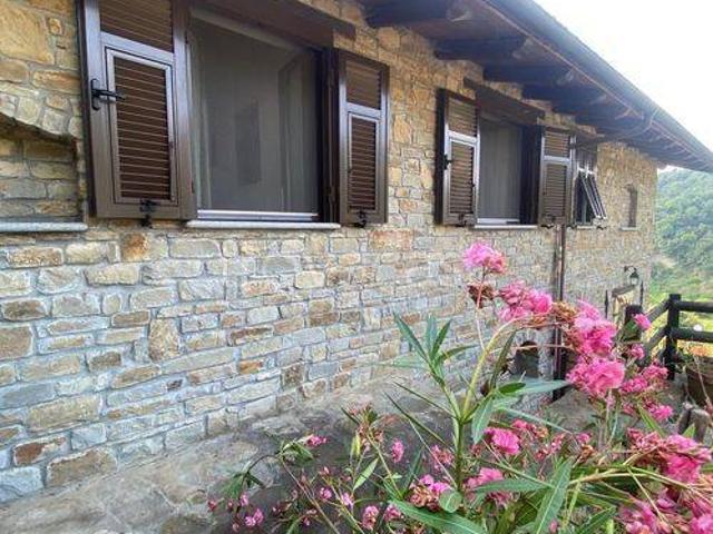 Villa Indipendente in vendita a Cairo Montenotte, Liguria
