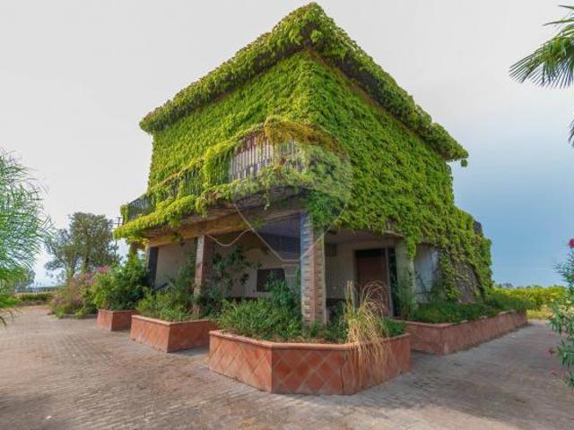 Villa Indipendente in vendita a Caltagirone, Sicilia