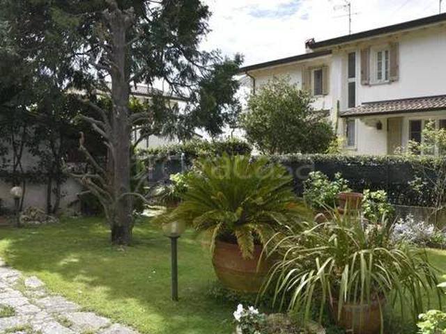 Villa Indipendente in vendita a località Fillungo, Camaiore