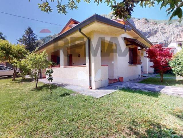 Villa Indipendente in vendita a Camaiore, Toscana