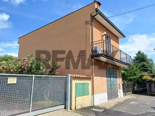 Villa Indipendente in vendita a Cambiago, Lombardia