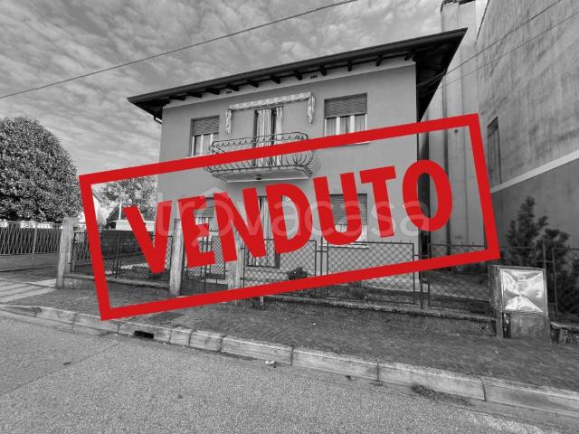 Villa Indipendente in vendita a Camino Al Tagliamento, Friuli-Venezia Giulia