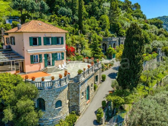 Villa Indipendente in vendita a Case rosse, Camogli