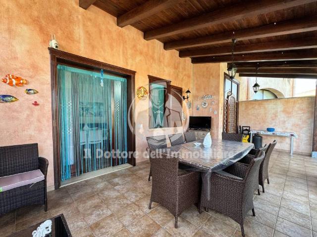 Villa Indipendente in vendita a Campofelice Di Roccella, Sicilia