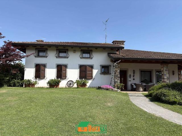 Villa Indipendente in vendita a Tapogliano, Friuli-Venezia Giulia