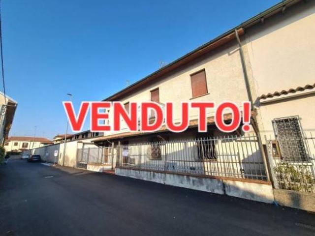 Villa Indipendente in vendita a Valverde, Canegrate
