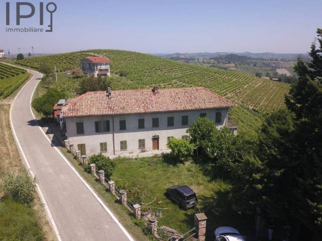 Villa Indipendente in vendita a Piemonte, Asti