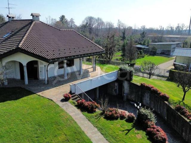 Villa Indipendente in vendita a Fecchio, Cantù