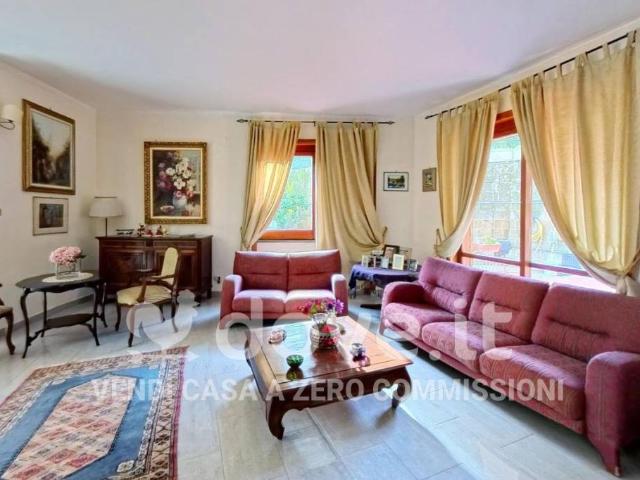 Villa Indipendente in vendita a Pellezzano, Campania