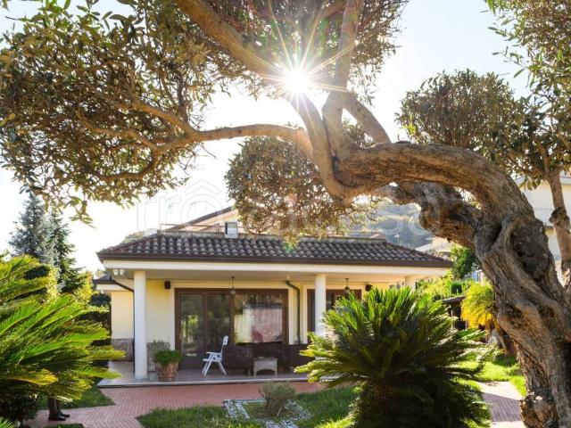 Villa Indipendente in vendita a Pellezzano, Salerno