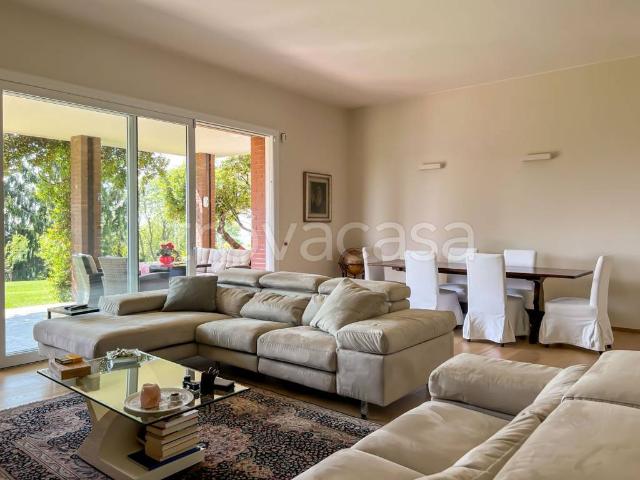 Villa Indipendente in vendita a Capiago, Capiago Intimiano