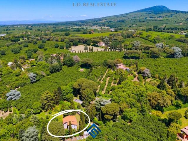 Villa Indipendente in vendita a Capranica, Lazio