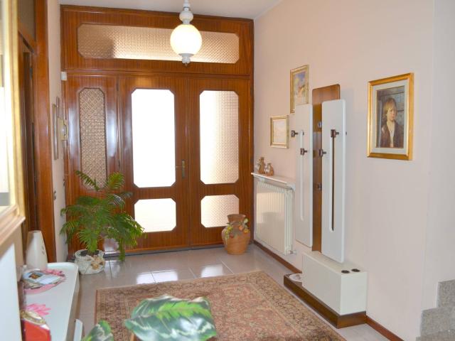Villa Indipendente in vendita a Capriate, Capriate San Gervasio