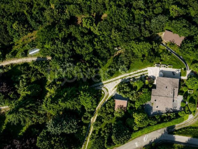 Villa Indipendente in vendita a Caprino Veronese, Veneto