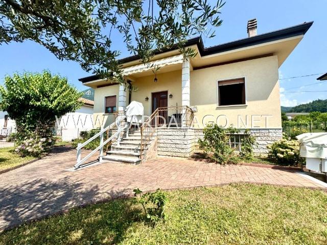 Villa Indipendente in vendita a Caprino Veronese, Veneto