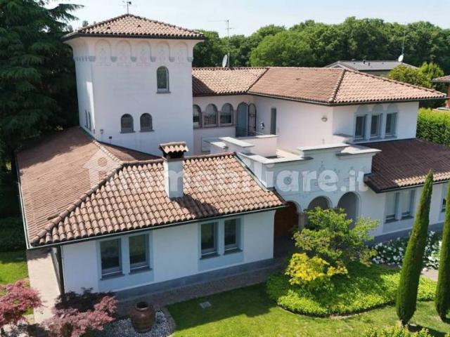 Villa Indipendente in vendita a Caravaggio, Lombardia