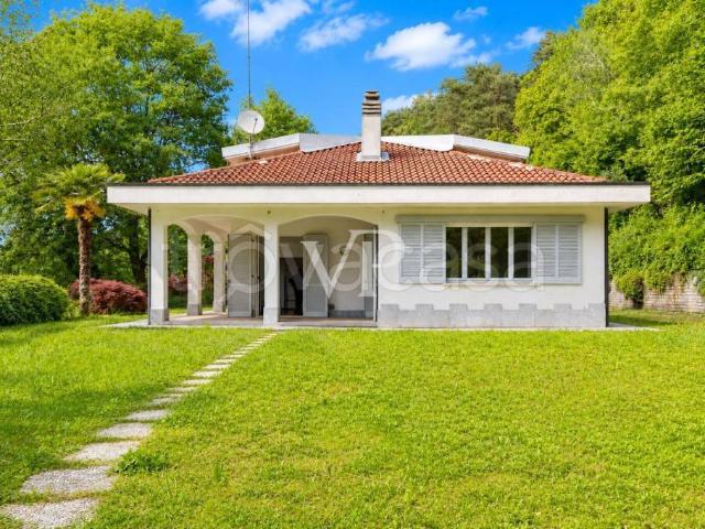 Villa Indipendente in vendita a Carimate, Lombardia