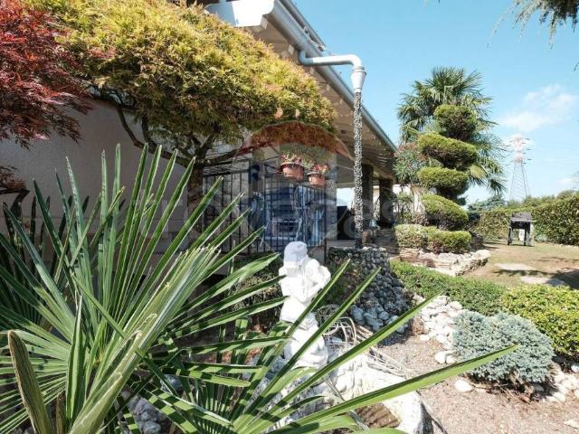 Villa Indipendente in vendita a Carobbio Degli Angeli, Lombardia