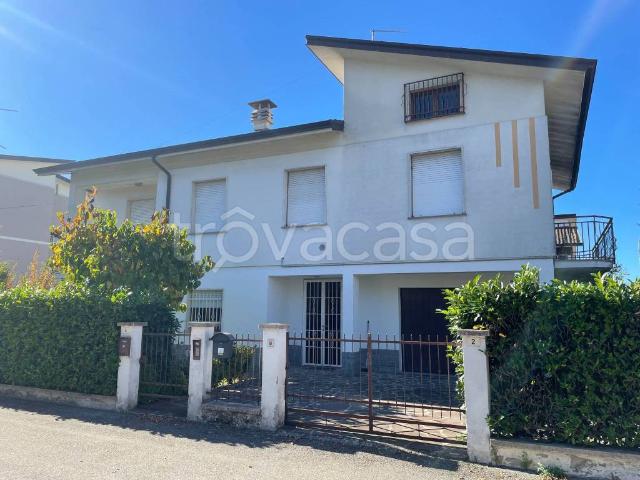 Villa Indipendente in vendita a Carpaneto Piacentino, Reggio Emilia