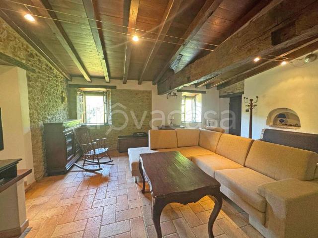 Villa Indipendente in vendita a Appennino Reggiano, Re
