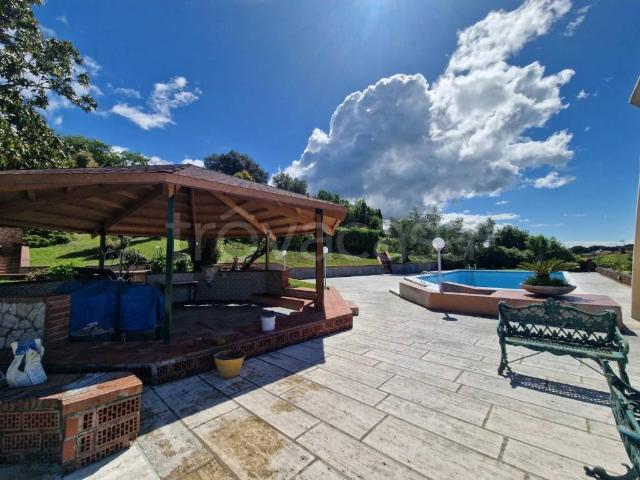 Villa Indipendente in vendita a Carrara, Toscana