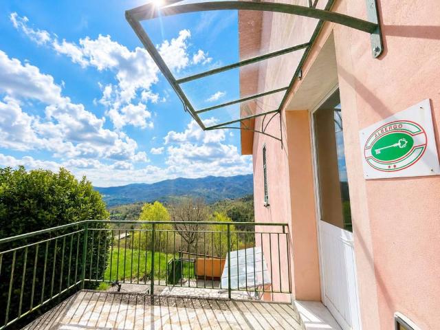 Villa Indipendente in vendita a Carro, Liguria