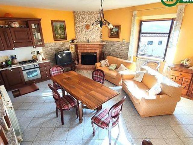 Villa Indipendente in vendita a Carsoli, Abruzzo