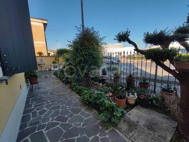 Villa Indipendente in vendita a Casalmaggiore, Lombardia